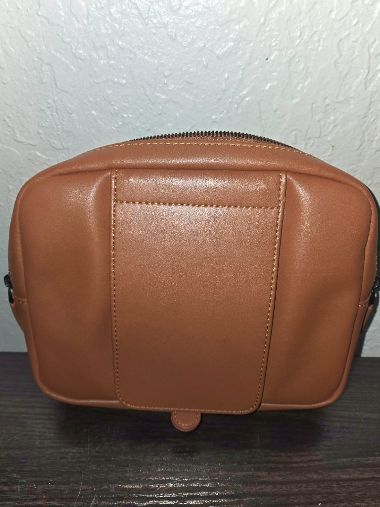 Monos Metro Vegan Leather Cosmetic Toiletry Case Saddle Tan Travel Bag Euc — image 6 of 8